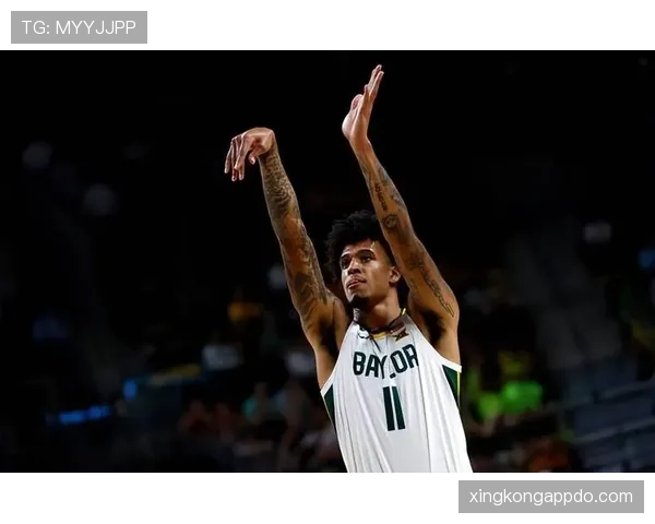 布里奇斯无球跑动拉开空间，3D属性成太阳战术支点