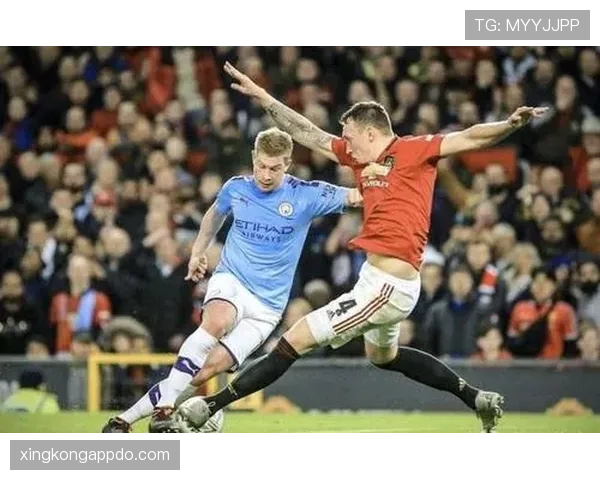 德布劳内 vs 克罗斯：进攻组织与节奏控制差异分析