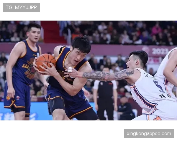 山东泰山防守体系崩坏，老将坐镇难掩整体混乱