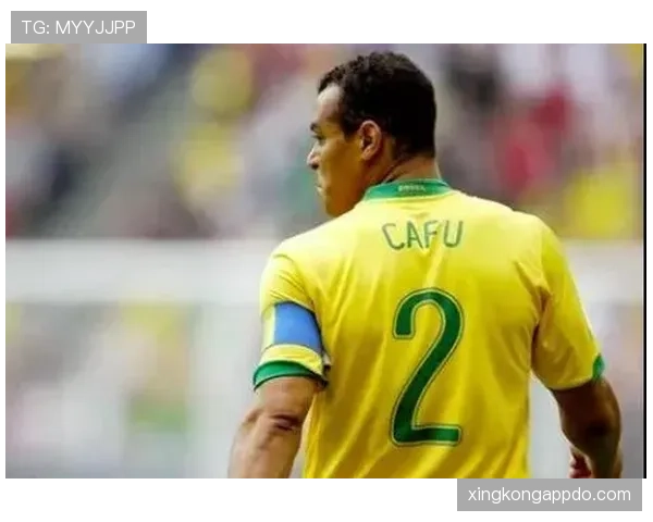 从传中到内切：阿尔维斯与卡福如何重塑边后卫的进攻重心